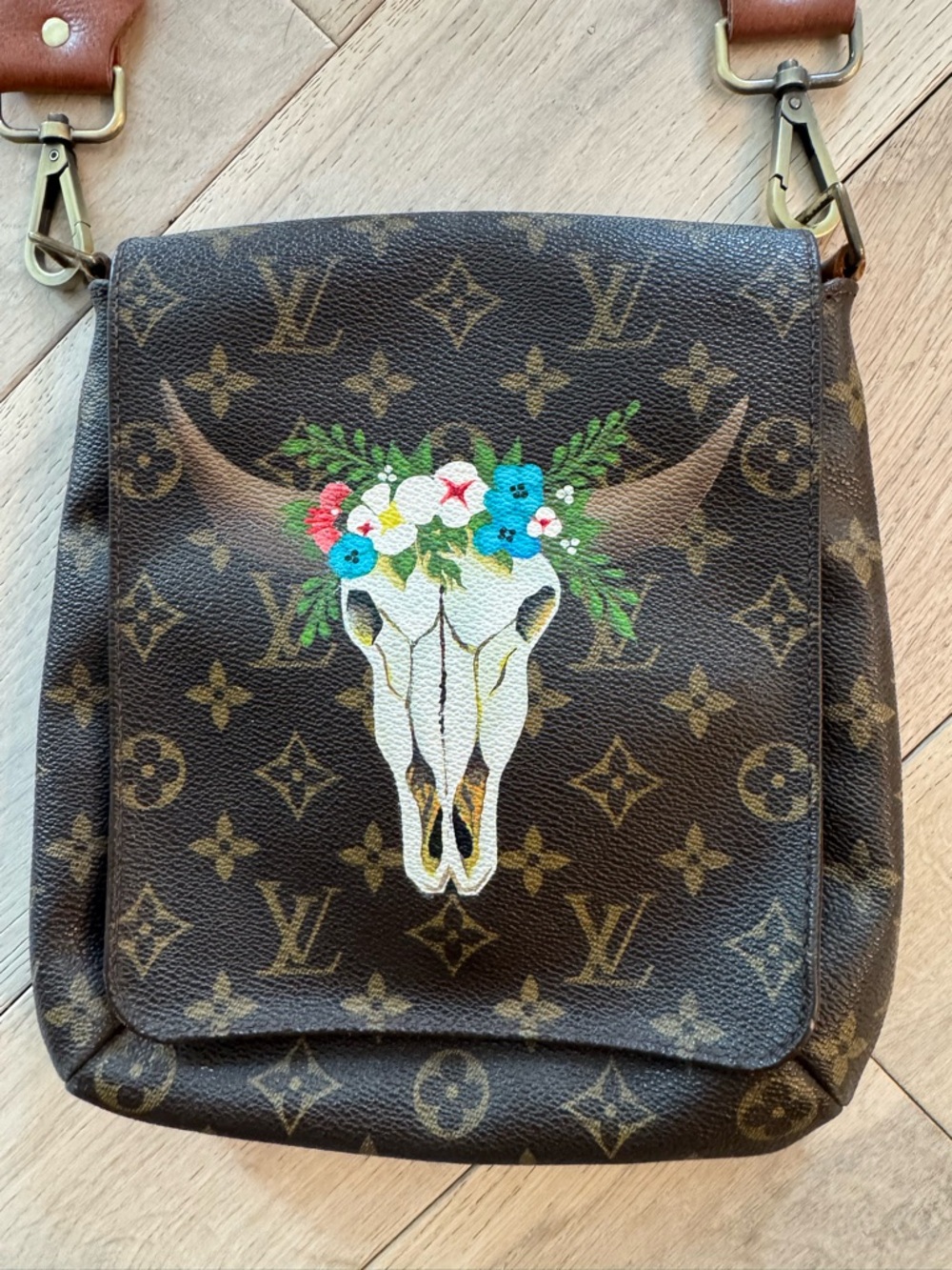 Louis Vuitton Brown Monogram Messenger Bag with Floral Skull Motif - Picture 2 of 9